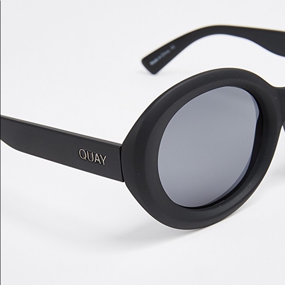 Quay Mess Around Sunglasses - Picture 4 of 8